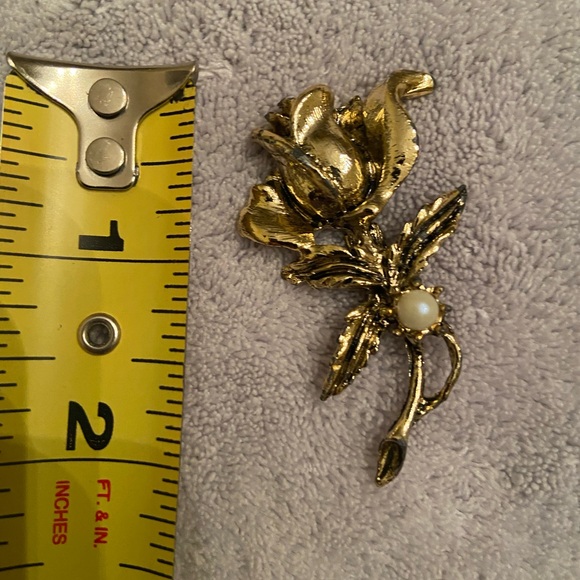 Gold Floral Brooch with Pearl Accent - Picture 2 of 2